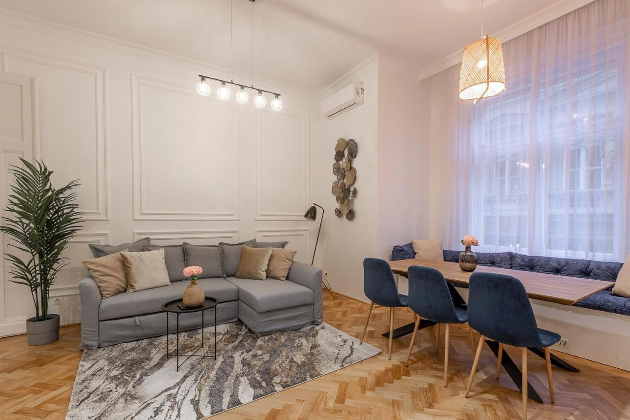 Glamorous Modern In The Hearth Of Appartamento