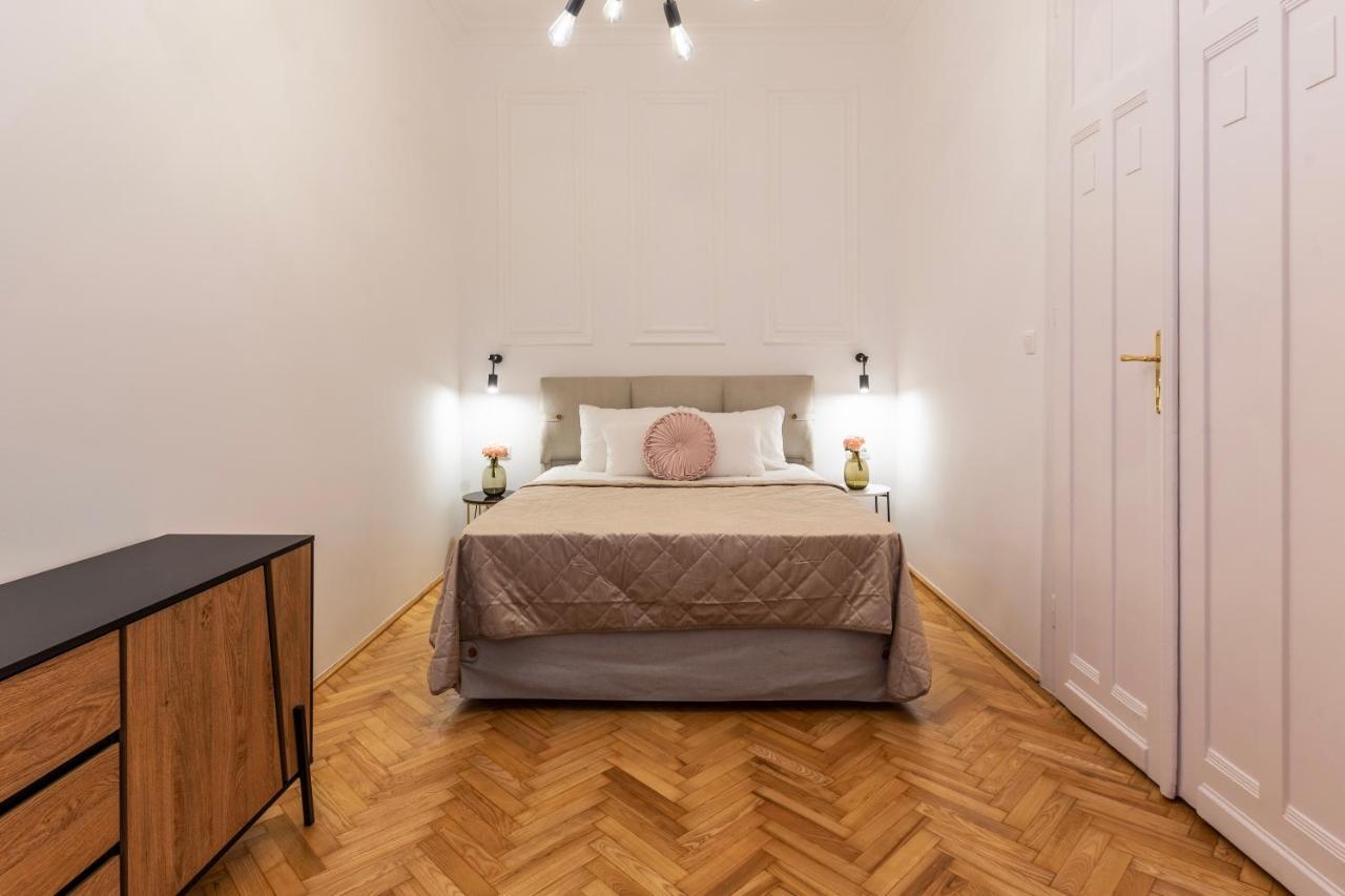 Glamorous Modern In The Hearth Of Appartamento