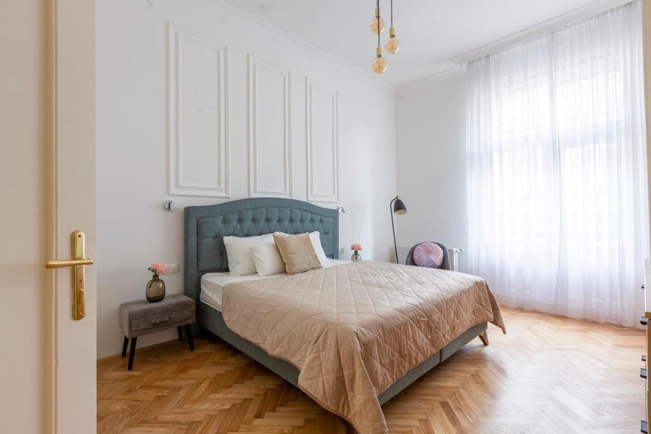 Glamorous Modern In The Hearth Of דירה *