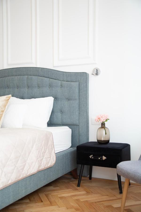 Glamorous Modern In The Hearth Of Budapest